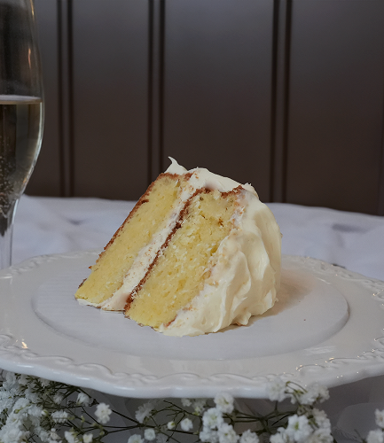 <h3><i>Vanilla Cake</i></h3>
